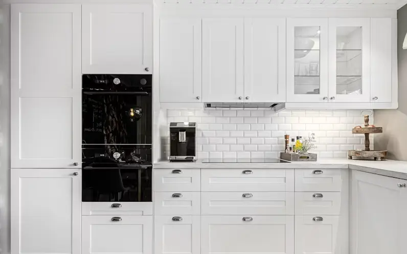Kitchen cabinet Refacing